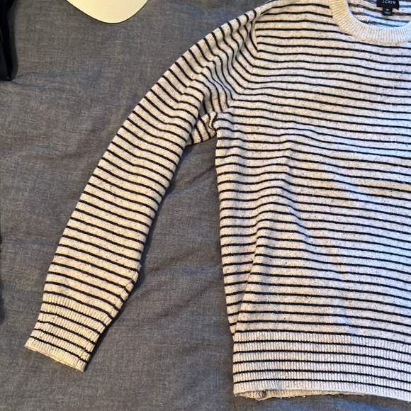 J. Crew Men’s M Crewneck (white with blue stripes) - Picture 4 of 4